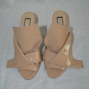 $825 Sz 37 No. 21 No21 Nude Patent Leather Bow Mule 3" Heels
